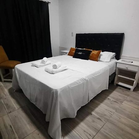 Solano House Bed & Breakfast แตร์มัส เด ริโอ ออนโด ภายนอก รูปภาพ